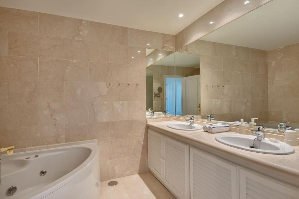 Magna Apartment *